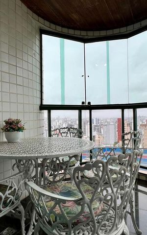 Apartamento à venda com 140m², 3 quartos e 2 vagasVaranda