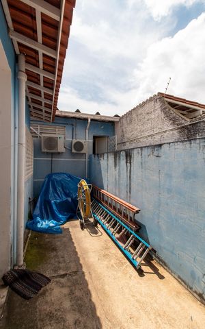 Casa à venda com 256m², 2 quartos e 3 vagasÁREA EXTERNA QUINTAL