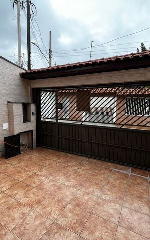 Casa à venda com 160m², 3 quartos e 3 vagasGaragem