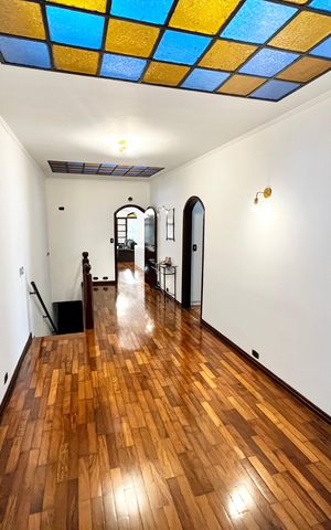 Casa à venda com 364m², 3 quartos e 6 vagas Casa à venda com 364m², 3 quartos e 6 vagasSala 2