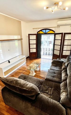 Casa à venda com 364m², 3 quartos e 6 vagas Casa à venda com 364m², 3 quartos e 6 vagasSala