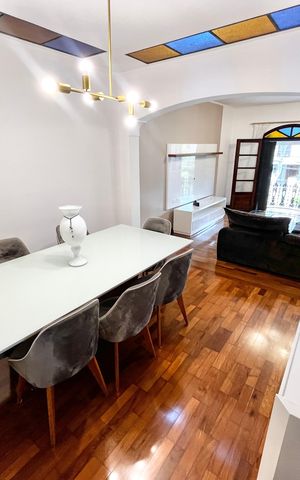 Casa à venda com 364m², 3 quartos e 6 vagas Casa à venda com 364m², 3 quartos e 6 vagasSala de Jantar
