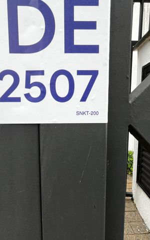 Casa à venda com 364m², 3 quartos e 6 vagas Casa à venda com 364m², 3 quartos e 6 vagasFachada / Placa