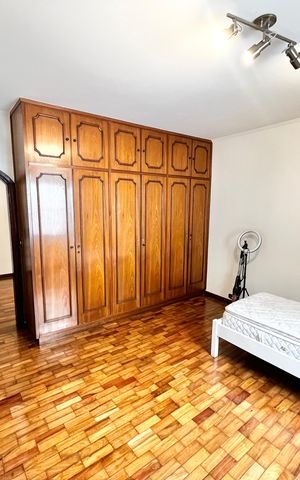 Casa à venda com 364m², 3 quartos e 6 vagas Casa à venda com 364m², 3 quartos e 6 vagasQuarto 3