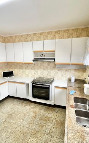 Casa à venda com 364m², 3 quartos e 6 vagas Casa à venda com 364m², 3 quartos e 6 vagasCozinha