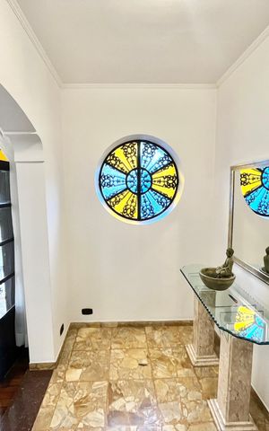 Casa à venda com 364m², 3 quartos e 6 vagas Casa à venda com 364m², 3 quartos e 6 vagasCopa