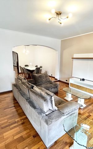 Casa à venda com 364m², 3 quartos e 6 vagas Casa à venda com 364m², 3 quartos e 6 vagasSala