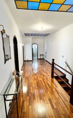 Casa à venda com 364m², 3 quartos e 6 vagas Casa à venda com 364m², 3 quartos e 6 vagasSala 2