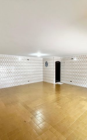 Casa à venda com 364m², 3 quartos e 6 vagas Casa à venda com 364m², 3 quartos e 6 vagasGaragem