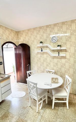 Casa à venda com 364m², 3 quartos e 6 vagas Casa à venda com 364m², 3 quartos e 6 vagasCozinha