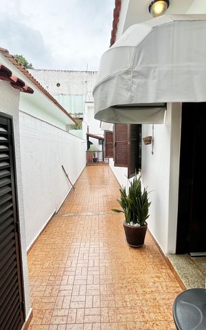 Casa à venda com 364m², 3 quartos e 6 vagas Casa à venda com 364m², 3 quartos e 6 vagasCorredor