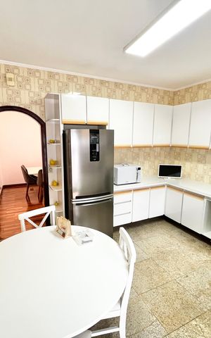 Casa à venda com 364m², 3 quartos e 6 vagas Casa à venda com 364m², 3 quartos e 6 vagasCozinha