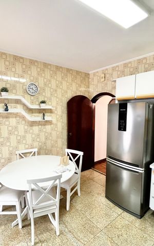 Casa à venda com 364m², 3 quartos e 6 vagas Casa à venda com 364m², 3 quartos e 6 vagasCozinha