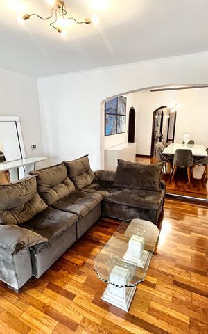 Casa à venda com 364m², 3 quartos e 6 vagas Casa à venda com 364m², 3 quartos e 6 vagasSala