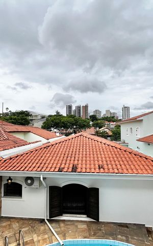 Casa à venda com 364m², 3 quartos e 6 vagas Casa à venda com 364m², 3 quartos e 6 vagasVaranda Vista