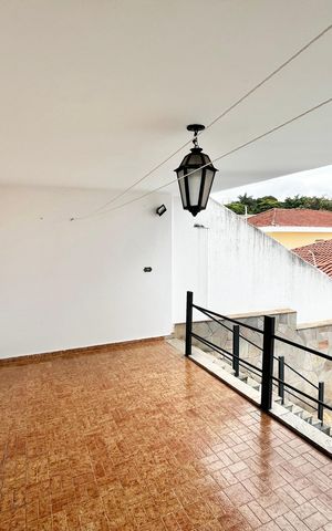 Casa à venda com 364m², 3 quartos e 6 vagas Casa à venda com 364m², 3 quartos e 6 vagasVaranda