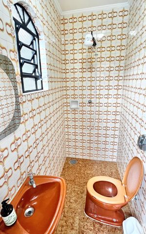 Casa à venda com 364m², 3 quartos e 6 vagas Casa à venda com 364m², 3 quartos e 6 vagasBanheiro de serviço