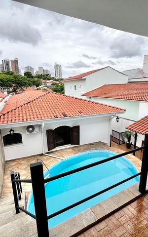 Casa à venda com 364m², 3 quartos e 6 vagas Casa à venda com 364m², 3 quartos e 6 vagasVaranda