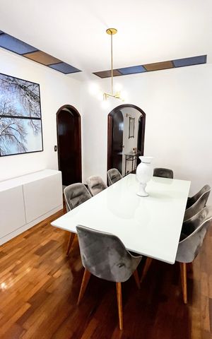 Casa à venda com 364m², 3 quartos e 6 vagas Casa à venda com 364m², 3 quartos e 6 vagasSala de Jantar