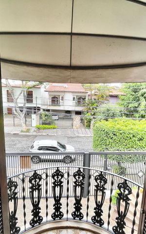 Casa à venda com 364m², 3 quartos e 6 vagas Casa à venda com 364m², 3 quartos e 6 vagasVaranda da Sala
