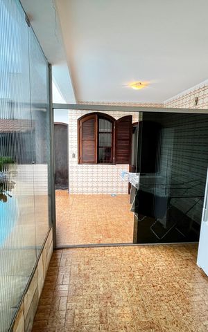 Casa à venda com 364m², 3 quartos e 6 vagas Casa à venda com 364m², 3 quartos e 6 vagasLavanderia