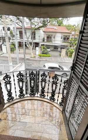 Casa à venda com 364m², 3 quartos e 6 vagas Casa à venda com 364m², 3 quartos e 6 vagasVaranda da Sala