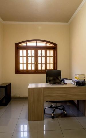 Casa à venda com 340m², 4 quartos e 3 vagas