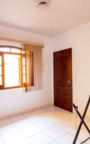 Casa à venda com 340m², 4 quartos e 3 vagas
