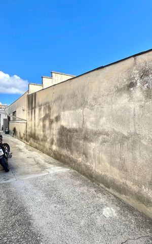 Casa à venda com 300m², 4 quartos e 4 vagas Casa à venda com 300m², 4 quartos e 4 vagasÁrea externa