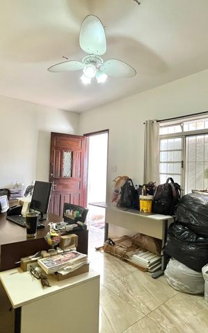 Casa à venda com 300m², 4 quartos e 4 vagas Casa à venda com 300m², 4 quartos e 4 vagasSala 2