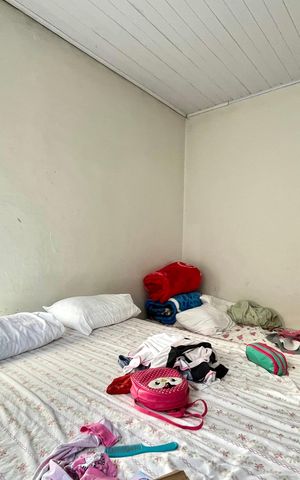 Casa à venda com 300m², 4 quartos e 4 vagas Casa à venda com 300m², 4 quartos e 4 vagasQuarto 1