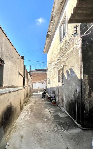 Casa à venda com 300m², 4 quartos e 4 vagas Casa à venda com 300m², 4 quartos e 4 vagasÁrea externa