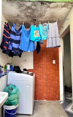 Casa à venda com 300m², 4 quartos e 4 vagas Casa à venda com 300m², 4 quartos e 4 vagasÁrea de Serviço