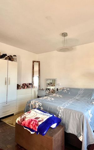 Casa à venda com 300m², 4 quartos e 4 vagas Casa à venda com 300m², 4 quartos e 4 vagasQuarto 2