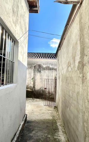 Casa à venda com 300m², 4 quartos e 4 vagas Casa à venda com 300m², 4 quartos e 4 vagasÁrea externa