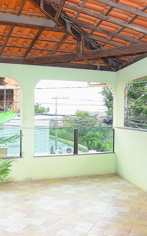 Casa à venda com 302m², 3 quartos e 2 vagasVaranda