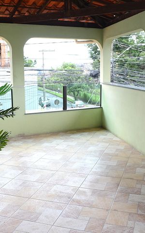 Casa à venda com 302m², 3 quartos e 2 vagasVaranda