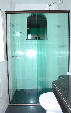 Casa à venda com 302m², 3 quartos e 2 vagasBanheiro 2