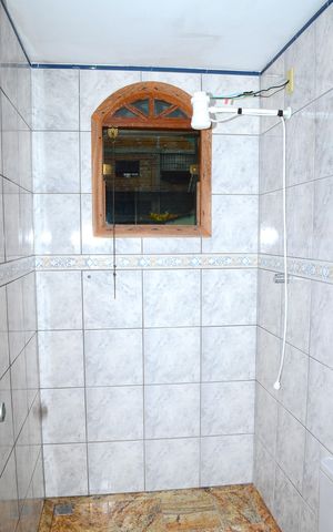 Casa à venda com 302m², 3 quartos e 2 vagasBanheiro Corredor