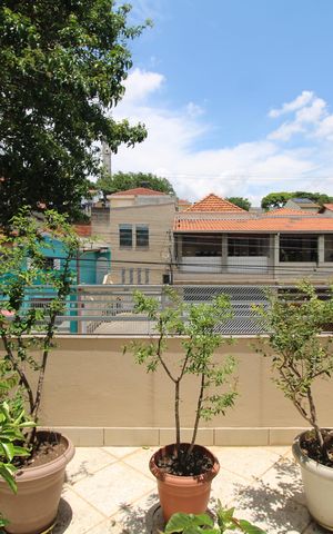 Casa à venda com 170m², 3 quartos e 2 vagasQuarto 1 - Varanda