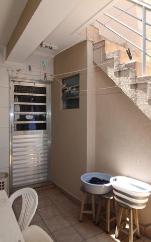 Casa à venda com 170m², 3 quartos e 2 vagasÁrea de Serviço