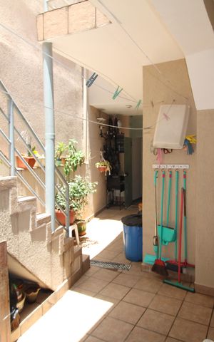 Casa à venda com 170m², 3 quartos e 2 vagasÁrea de Serviço