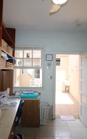 Casa à venda com 170m², 3 quartos e 2 vagasEscritório