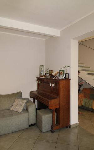 Casa à venda com 170m², 3 quartos e 2 vagasSala