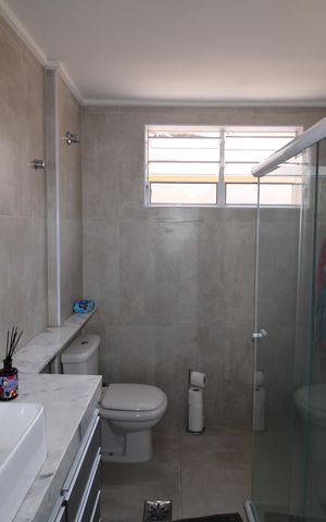 Casa à venda com 170m², 3 quartos e 2 vagasBanheiro