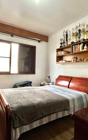 Casa à venda com 250m², 3 quartos e 2 vagas Casa à venda com 250m², 3 quartos e 2 vagasSuite