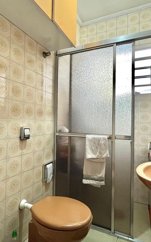 Casa à venda com 250m², 3 quartos e 2 vagas Casa à venda com 250m², 3 quartos e 2 vagasBanheiro da Suíte