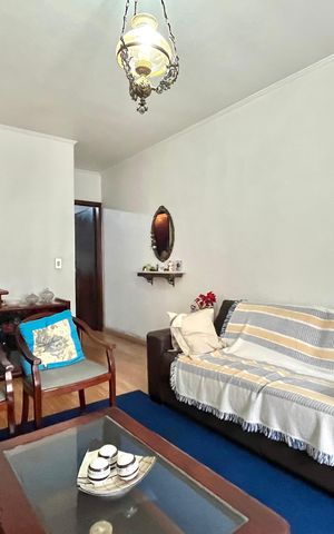 Casa à venda com 250m², 3 quartos e 2 vagas Casa à venda com 250m², 3 quartos e 2 vagasSala