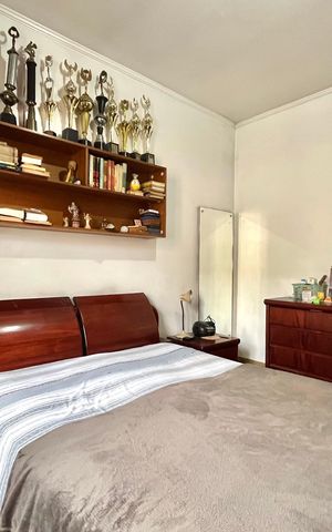 Casa à venda com 250m², 3 quartos e 2 vagas Casa à venda com 250m², 3 quartos e 2 vagasSuite