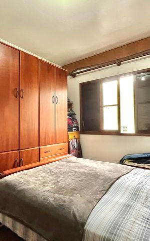 Casa à venda com 250m², 3 quartos e 2 vagas Casa à venda com 250m², 3 quartos e 2 vagasSuite